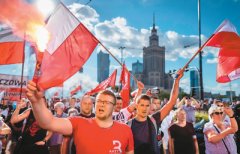 波兰纪念华沙起义76周年